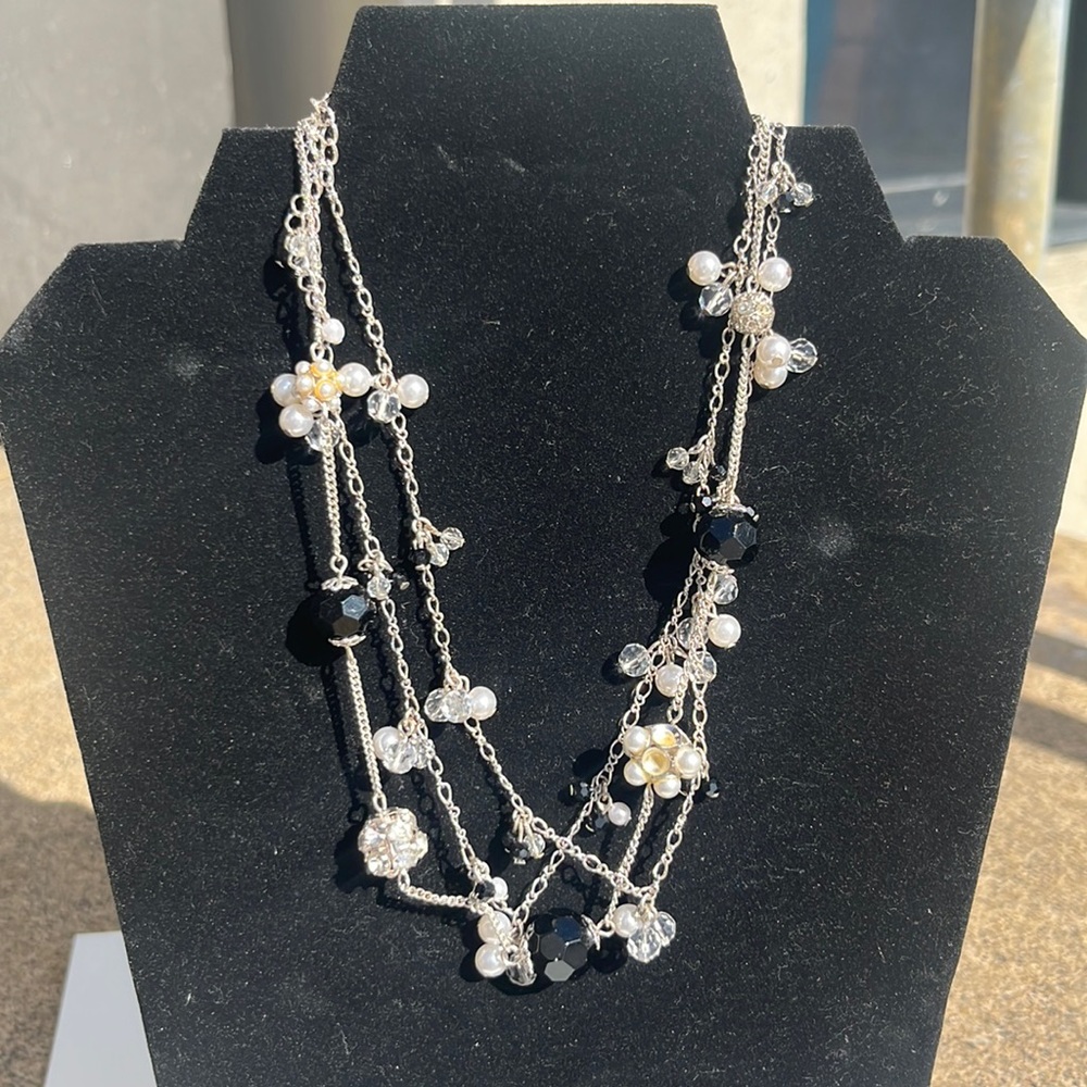 Cute pearl necklace with other beads color black